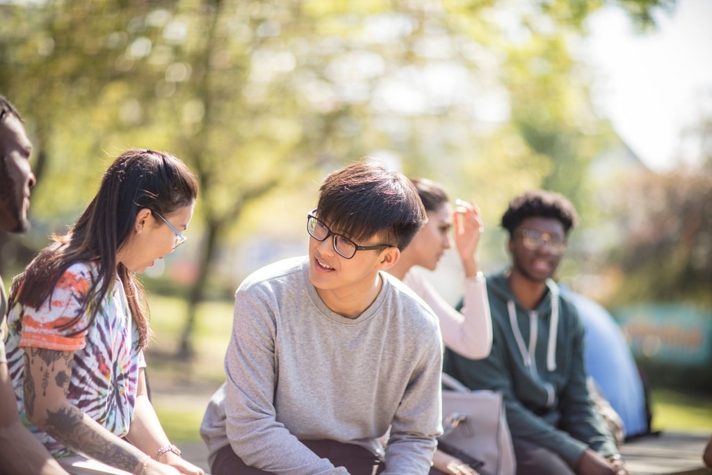 Giao tiếp với người nước ngoài