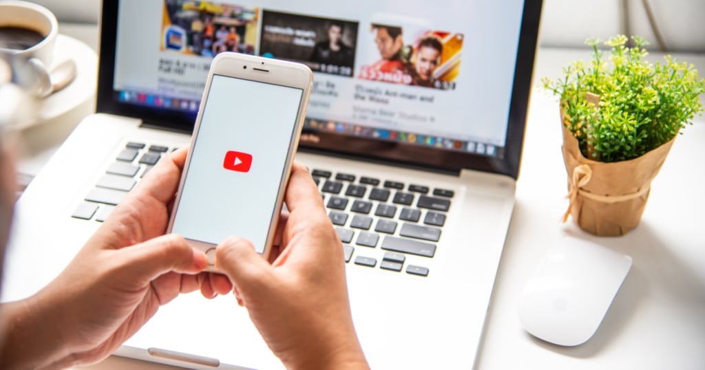 Học tiếng Anh giao tiếp trên Youtube