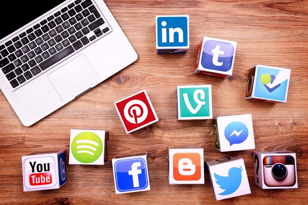 Học tiếng anh onl qua các hội nhóm trên mạng xã hội