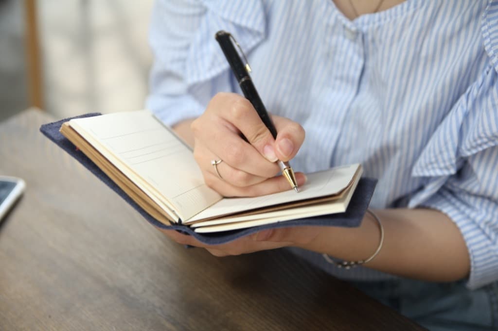 Học từ các mẫu câu