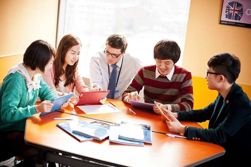 Những tình huống thường gặp trong giao tiếp tiếng Anh công sở