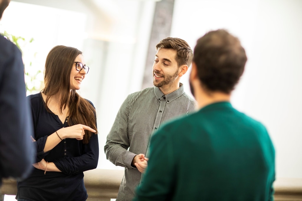 Khi muốn thay đổi chủ đề cuộc trò chuyện