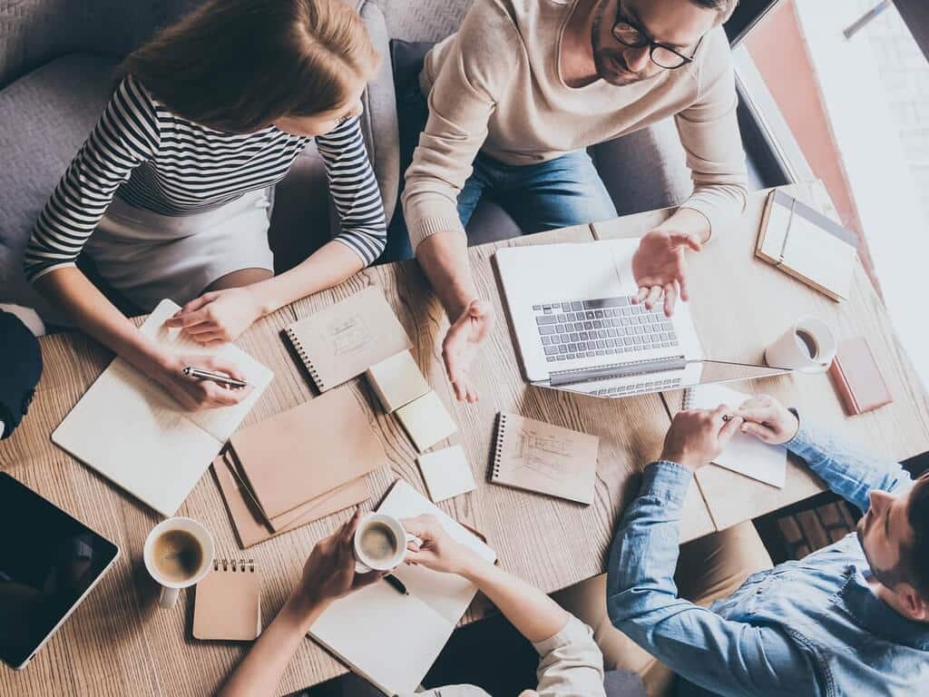 Lợi ích khi có thể giao tiếp tốt bằng tiếng Anh