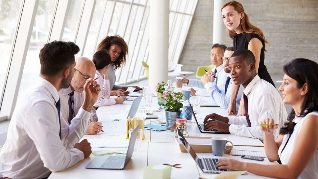 Mẫu câu giao tiếp trong cuộc họp