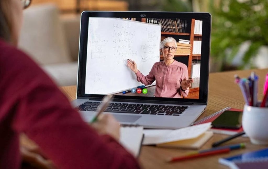 Sự tương tác cao giữa giáo viên và học viên