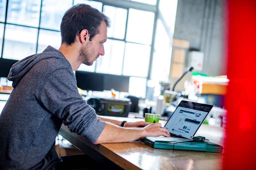 Vừa nghe vừa dịch từng từ sang tiếng Việt