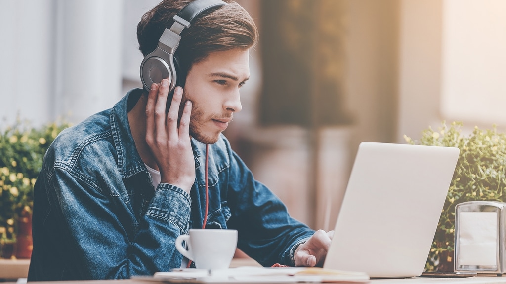 Xem phim có phụ đề song ngữ