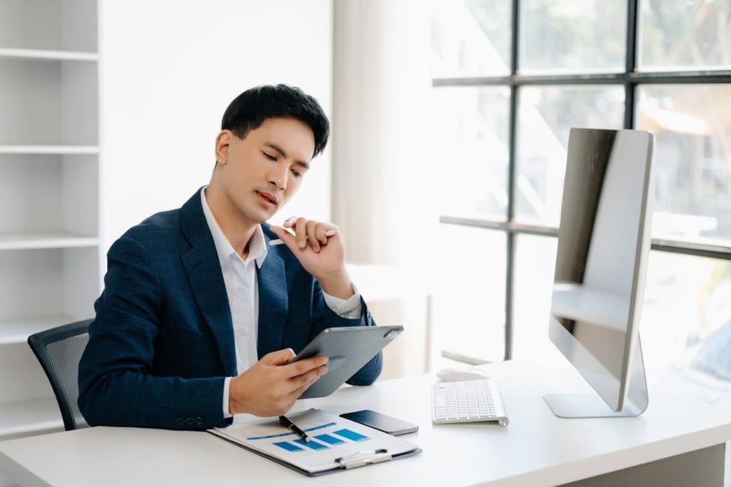 cân nhắc về cam kết thời gian và đầu tư tài chính