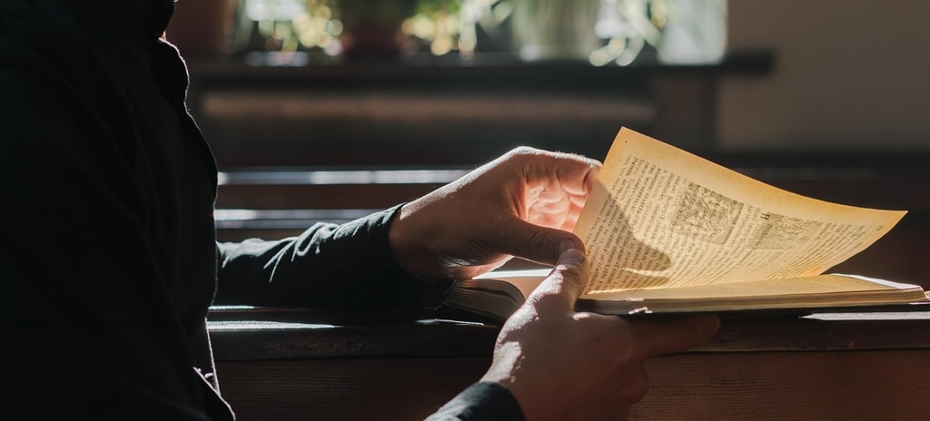 Đọc những cuốn sách yêu thích