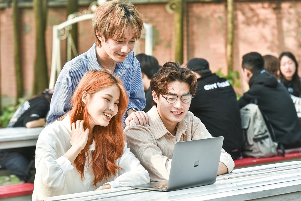 Dùng phần mềm để soát lỗi