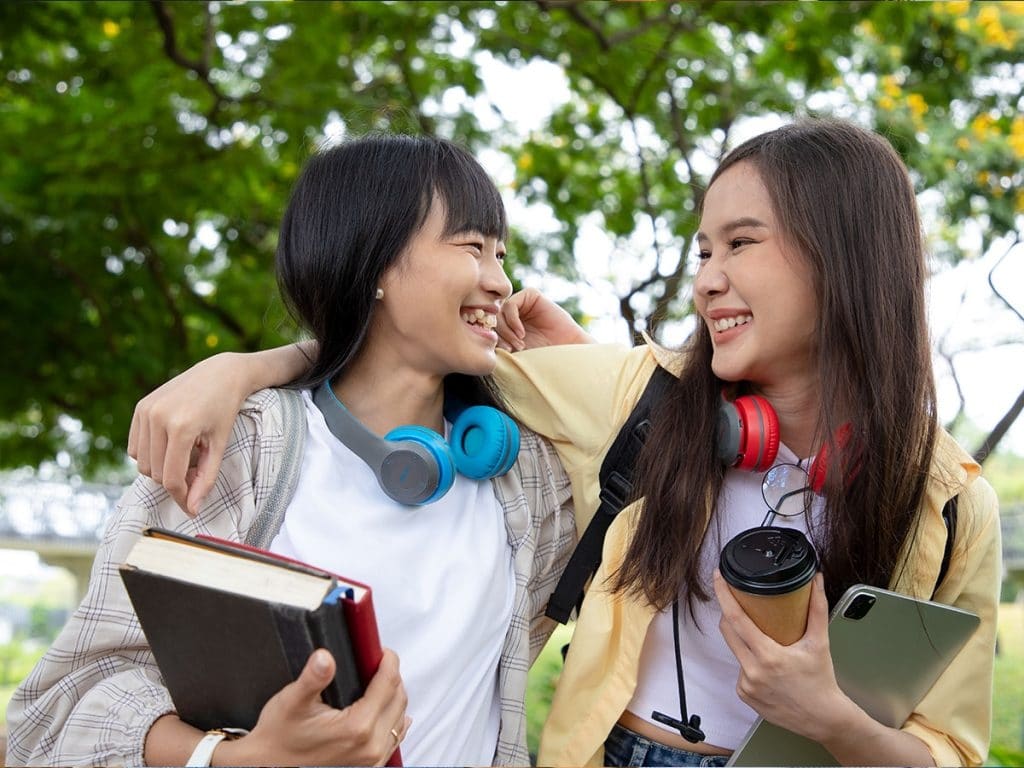 Luyện nghe - nói theo ngữ điệu người bản xứ