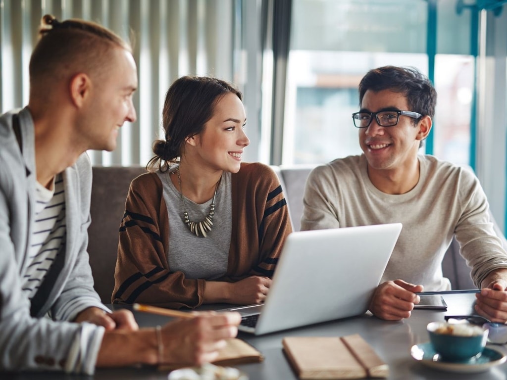 Luyện tập mẫu hội thoại qua tình huống giao tiếp