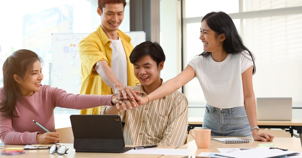 Mẫu câu Làm việc nhóm