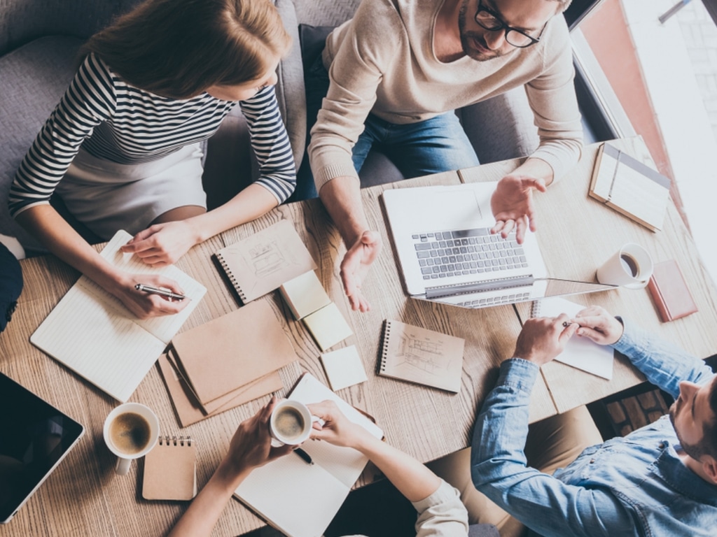 Người lớn gặp khó khăn gì khi học tiếng Anh giao tiếp