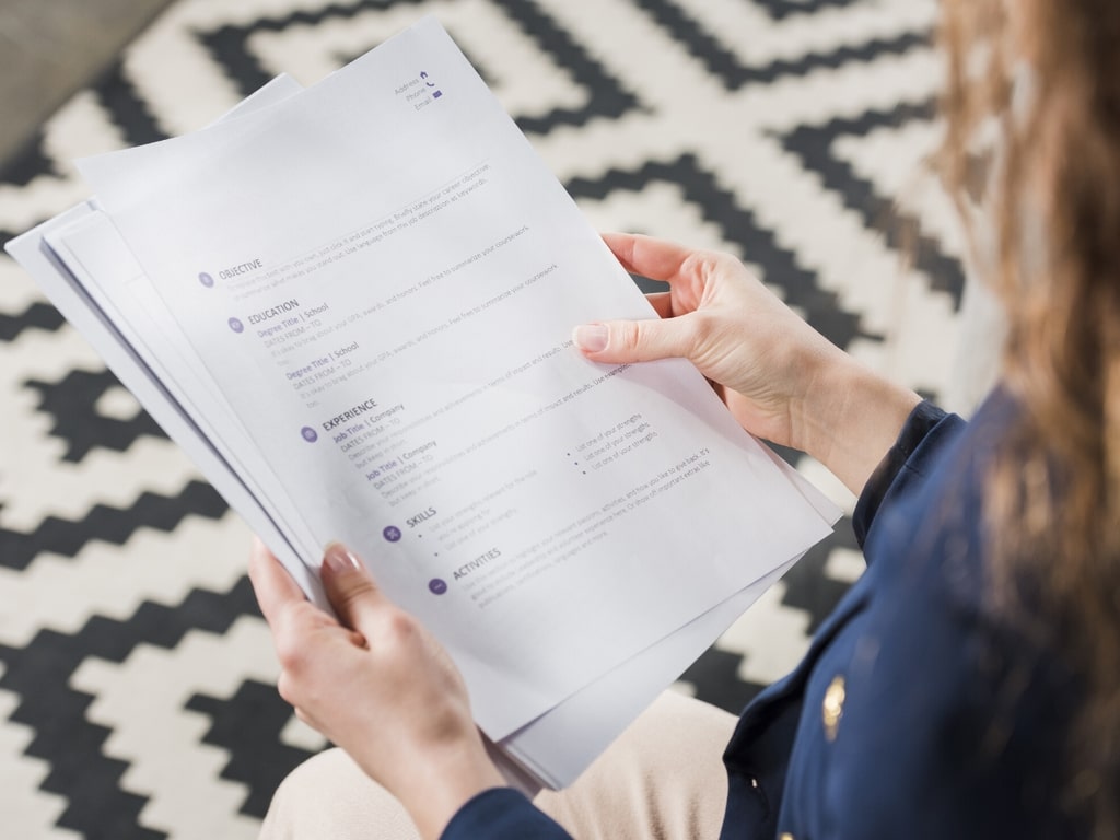 Sử dụng ChatGPT để tóm tắt CV