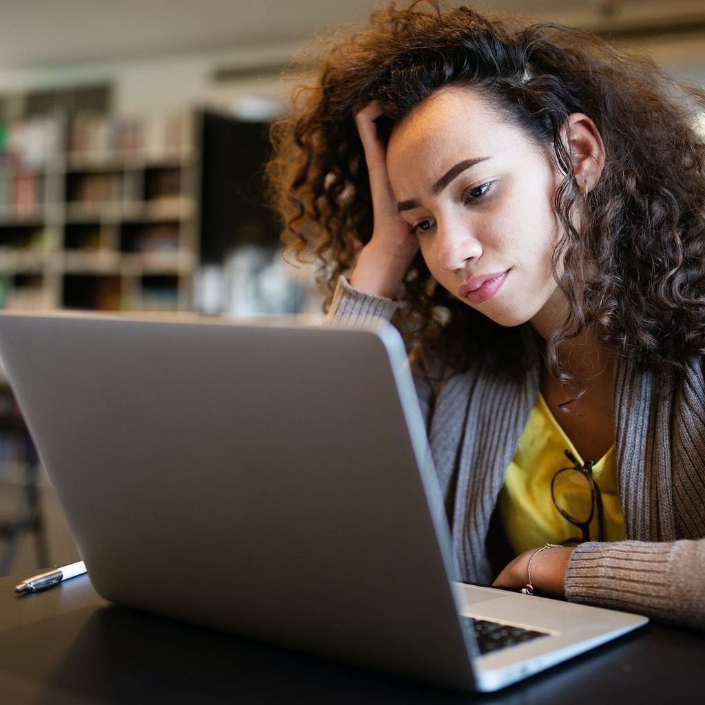 Thiếu tập trung khi luyện nghe tiếng Anh